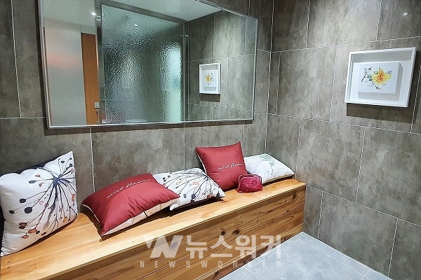 청사 1층 민원인 화장실 새단장(여성휴게공간)