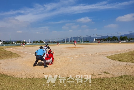 2020년 제14회 강진군야구협회장기 사회인 야구대가 지난 25일 1차전(예선전) 경기를 마감했다.