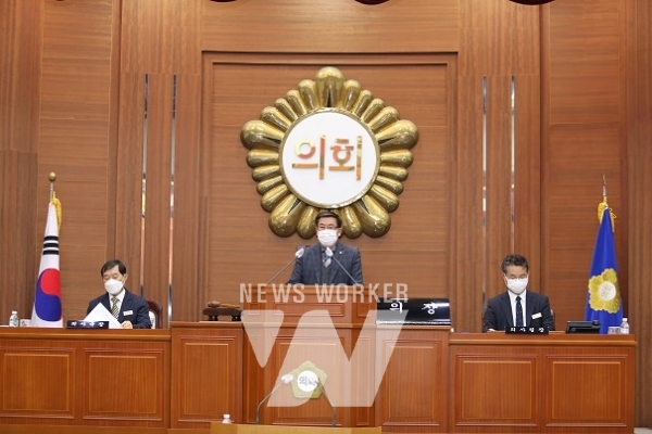 나주시의회 김영덕 의장(중앙)