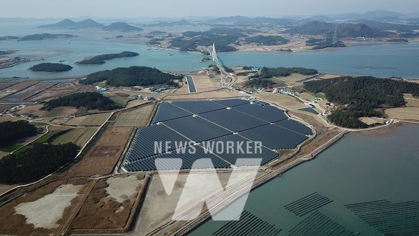 신안군 신재생에너지 태양광 발전소 모습