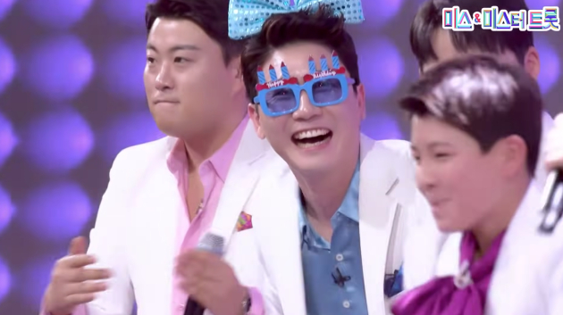 '미스터 트롯' 톱7의 '빵빵' 무대 중에서 <사진=미스 앤 미스터 트롯>