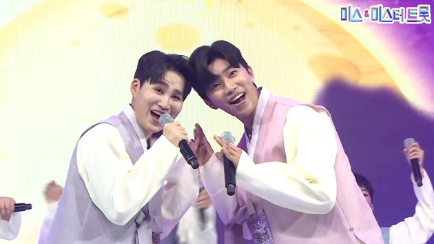 김희재와 임영웅의 깜짝 퍼포먼스 <사진=미스 앤 미스터 트롯>