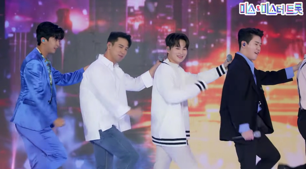 영탁, 임영웅, 이찬원, 김희재, 장민호, 정동원의 '첫차' 중에서 <사진=미스 앤 미스터 트롯>