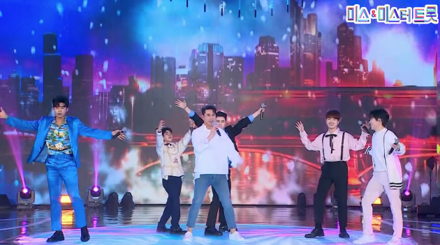 임영웅, 김희재, 영탁, 이찬원, 김희재, 정동원, 장민호의 '첫차' 중에서 <사진=미스 앤 미스터 트롯>