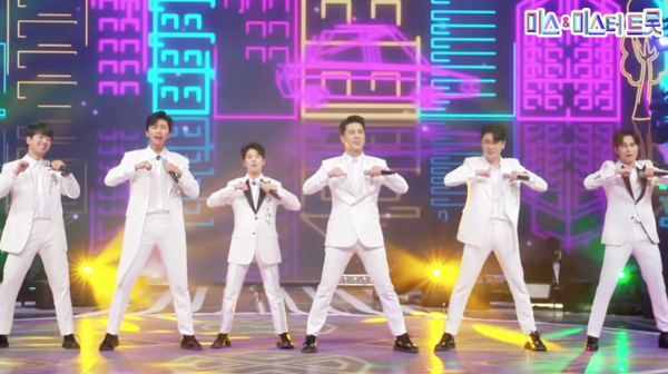 '미스 트롯' 톱6의 '나야 나' 무대 중에서 [사진=미스 앤 미스터 트롯]