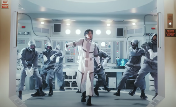 임영웅의 클로즈업 샷보다는 춤선 표현에 초점을 맞춘 '두 오어 다이' 뮤직비디오 [사진=원더케이]