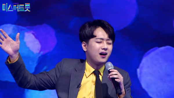 첫 소절부터 강력한 한 방을 선보인 이찬원 [사진=미스 앤 미스터 트롯]
