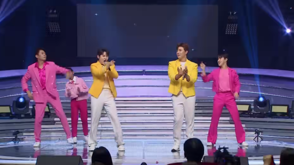 진욱과 진해성의 의외의 댄스를 만끽할 수 있는 '평행선' 영상 중에서 [사진=미스 앤 미스터 트롯]