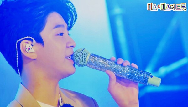 정동원이 2021년 커버한 '비상' 중에서 [사진=미스 앤 미스터 트롯]