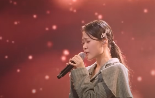 가수 김다현의 '현역가왕' 뒤집기 한 판 무대 중에서 [사진=MBN MUSIC]