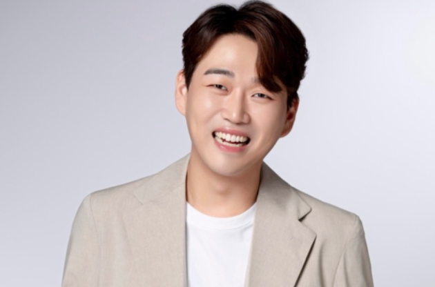 2개월 일정의 콘서트가 마무리돼가는 가수 황영웅 [사진=골든보이스]