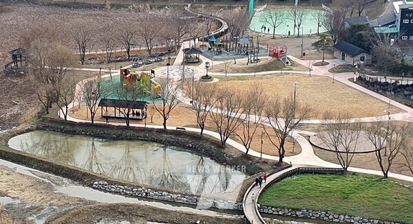 나주시가 대호수변공원 관광자원화 및 친환경목재놀이터 조성사업을 완료했다. (사진제공-나주시)