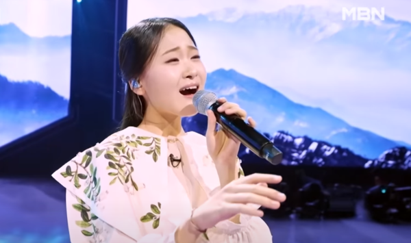 '붓'을 부르는 김다현 [사진=MBN MUSIC]