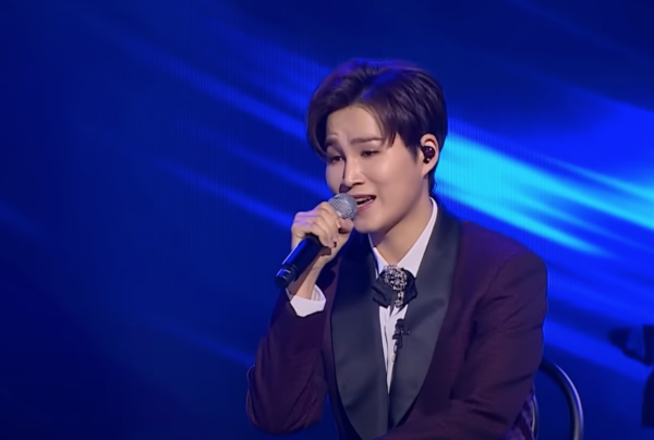 절절한 감정 표현이 돋보인 김희재의 '다시 한번만' 무대 중에서 [사진=MBN MUSIC]