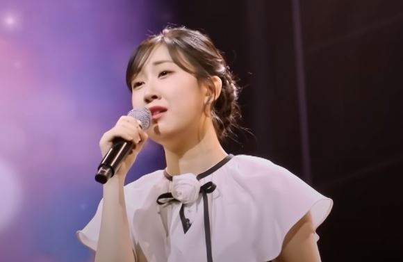 전유진의 '숨어 우는 바람 소리' 무대 중에서 [사진=MBN MUSIC 공식 유튜브]