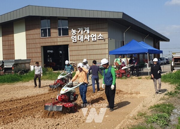 광주광역시농업기술센터는 안전한 농기계 사용을 위해 광주지역 (예비)농업인 500명을 대상으로 2월부터 11월까지 ‘임대농기계 안전사용 의무교육’을 실시한다