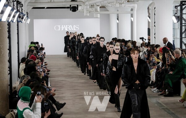 컨셉코리아 2024 F/W’ 패션쇼를 통해 공개된 강요한 디자이너의 ‘참스(CHARM’S)’ 런웨이