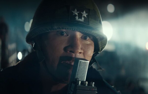 12.12 군사정변을 다룬 영화 '서울의 봄'의 한 장면 [사진=플러스엠 엔터테인먼트]