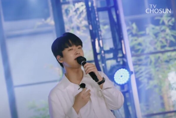 이찬원의 '같은 베개' 무대 중에서 [사진=미스 앤 미스터 트롯]