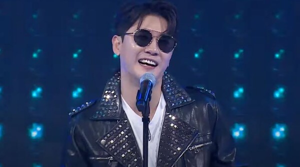 전성기 시절 전영록을 오마주한 영탁의 '아직도 어두운 밤인가봐' [사진=미스 앤 미스터 트롯]