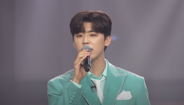 임영웅의 '이제 나만 믿어요'를 들려주는 가수 박지현 [사진=미스 앤 미스터 트롯]