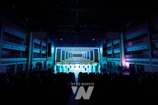 국립아시아문화전당(ACC, 전당장 이강현)이 오는 22~23일 ACC 예술극장 극장1에서 몰입형 사운드, 레이저 아트, 영상, 조명이 융합된 체험형 작품 ‘ACC 신비한 극장’ 공연을 선보인다