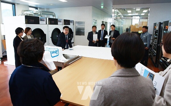 제266회 화순군의회 임시회 총무위원회(현장방문 사평빨래방 작업공간)