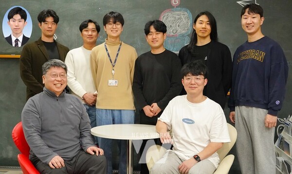 (앞줄 왼쪽부터) GIST 기계공학부 이용구 교수, 기계공학부 이성재 박사 (뒷줄 왼쪽부터) LG전자 황인우 연구원, 기계공학부 박인호 석사과정생, AI대학원 배재익 석박사통합과정생, AI대학원 신건우 석사과정생, AI대학원 길태형 석사, 기계공학부 차진훈 석사과정생, 기계공학부 김동현 석사과정생