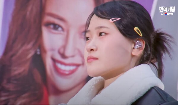 가수 김다현이 일본 도쿄 시부야 거리에서 부른 '당신의 눈물' 중에서 [사진=MBN MUSIC]