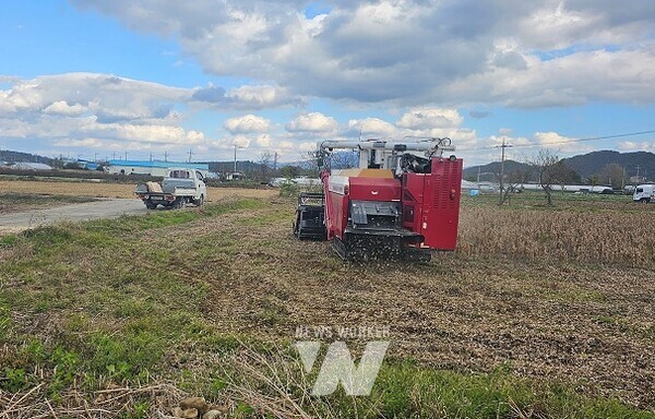 전라남도는 농업인의 농작업 중 생긴 신체 상해와 질병 등을 보상해 생활안정을 지원할 ‘농업인 안전보험’ 가입 확대를 위해 부담 보험료의 최대 100%를 지원한다
