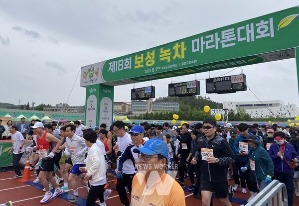전남 보성군은 1천만 관광객이 찾아오는 체류형 관광도시를 목표로 전국 규모의 전국장사씨름대회, 보성녹차마라톤대회, 한국옵티미스트 전국 요트대회를 펼친다