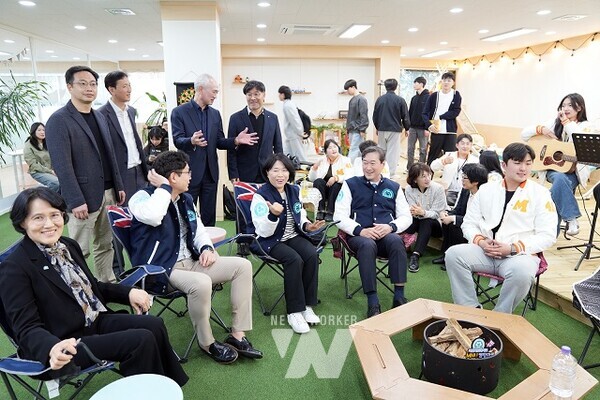 국립목포대학교, 이색적 북카페 MNU 캠핑마루