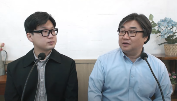 라이카 카메라 두 대를 비교한 송보의 사진통장 최근 콘텐츠 중에서. 진행 방식이 푸근하다. [사진=송보의 사진통장 공식 유튜브]