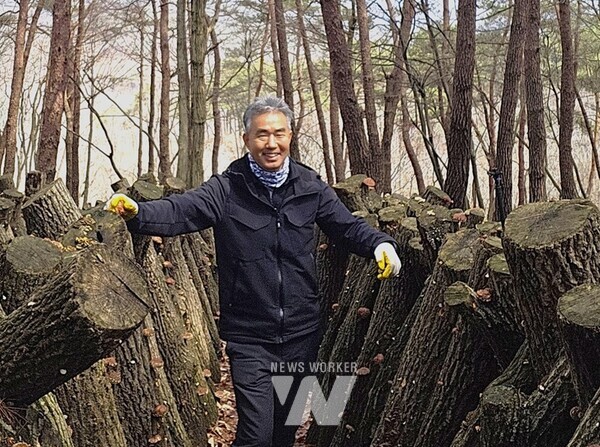 전남도, '4월 임업인'에 원목 표고버섯 재배 최경환 대표 선정