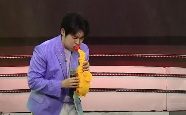 가수 진욱의 '베사메무초' 무대 중에서 [사진=미스 앤 미스터 트롯]