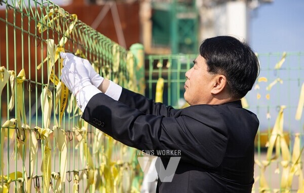 이정선 교육감은 추념사를 통해 “세월호 참사는 우리 모두에게 안전의 중요성을 다시 한번 일깨우는 아픈 역사이다”며 “세월호 참사가 다시는 반복되지 않도록 기억하고 다짐하겠다”고 말했다