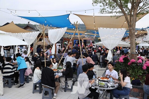 지난해 불금불파 행사장에서 많은 인파가 즐기고 있다.