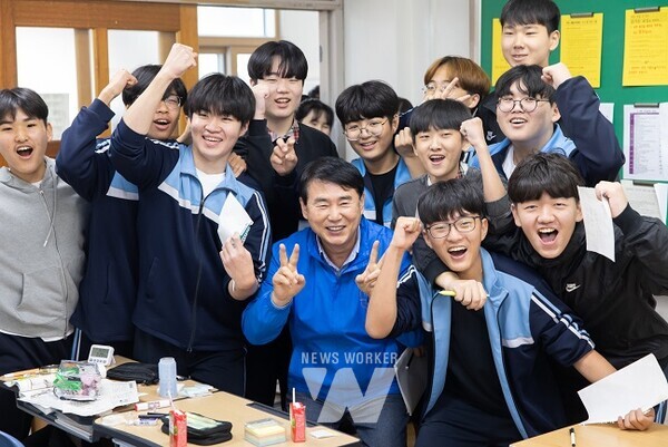 이정선 교육감, ‘도전! 친구 사랑 골든벨’ 참여, 편견의 벽 허물다