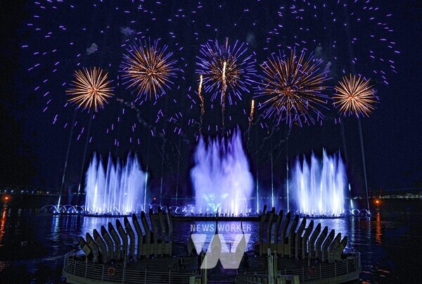 올해 첫 개최된 목포해상W쇼가 많은 시민과 관광객이 찾은 가운데 성황리에 마무리 됐다. / 목포시 제공