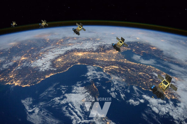 초소형 군집위성 이미지