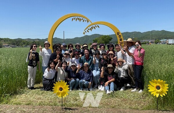 강진군이 지난 27일 도시민과 지역주민들을 초청, 팜파티를 성황리에 개최했다.