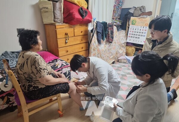 전남 담양군이 2월부터 운영하는 장기요양 재택의료센터의 가정방문 의료서비스가 장기요양 재가 수급자로부터 큰 호응을 얻고 있다.