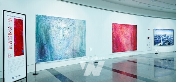 제3회 전시 ‘生, 존재로부터’가 진행되고 있는 오룡아트홀 전경