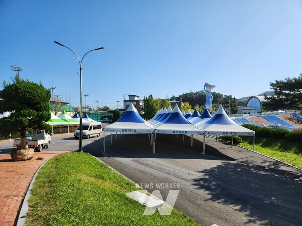 편의시설 설치 예시-텐트