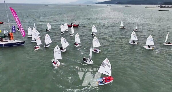 전남 보성군은 지난 4일부터 5일까지 율포솔밭해수욕장에서 ‘2024 한국옵티미스트 전국 요트대회’를 개최해 화려한 레이스를 펼쳤다