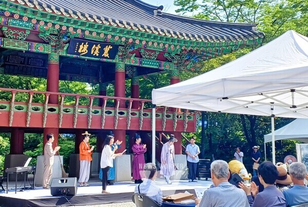 전남 장성군이 오는 15일 백양사 쌍계루 일원에서 ‘산사 인문학 – 모두의 자리, 쌍계루’ 행사를 연다