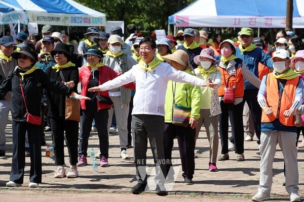 광주시 광산구(구청장 박병규)가 9일 쌍암근린공원에서 ‘2024년 한마음 치매극복 걷기 행사’를 성황리에 개최했다.