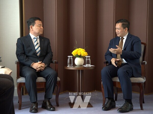 윤석대 한국수자원공사 사장 훈 마넷 캄보디아 총리 접견