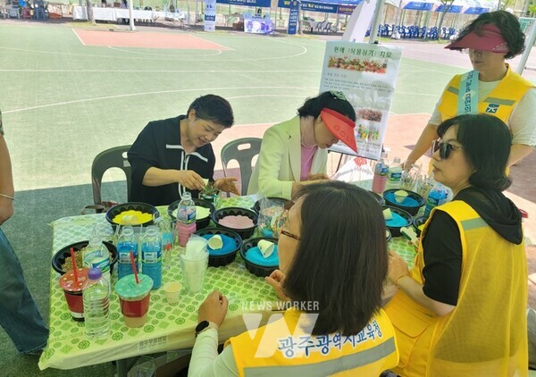 광주시교육청이 20일 조선대학교 장미정원에서 광주광역시 등 유관기관과 함께 ‘세계 고혈압의 날’과 ‘세계 금연의 날’ 기념 캠페인을 개최했다.
