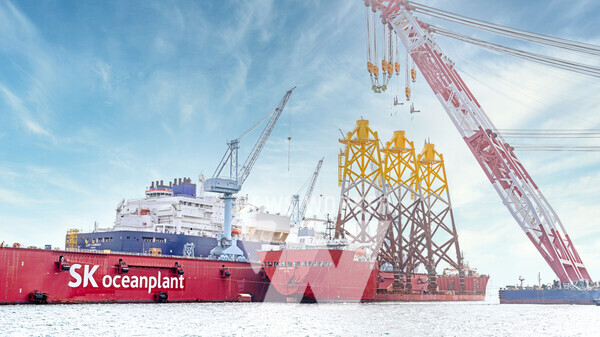 SK oceanplant 해상풍력 하부구조물(재킷) 선적 장면